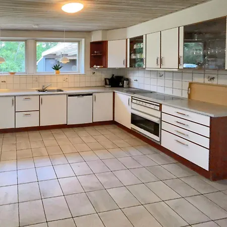 4 Bedroom Amazing In Vakantiehuis